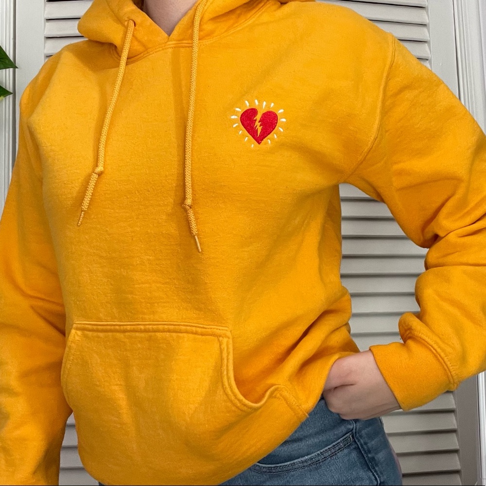 heartbreak yellow hoodie 💔